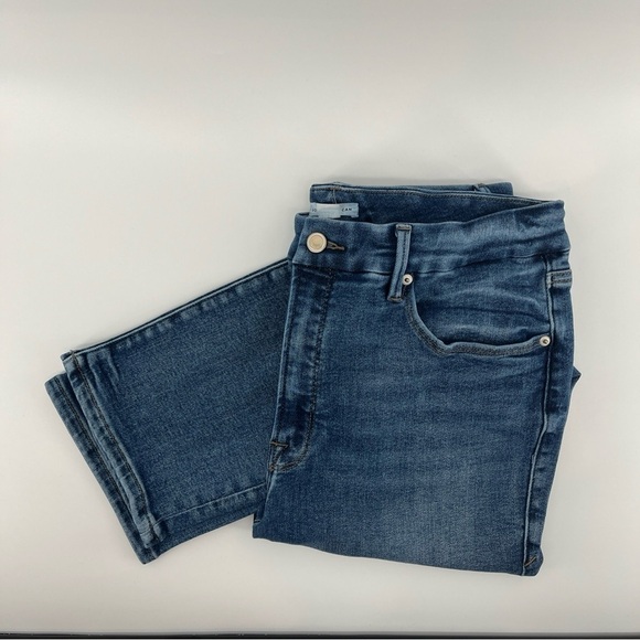 Good American Good Legs Stovepipe Distressed Jeans GLC1380T BLUE673 Size 15 - Picture 3 of 11